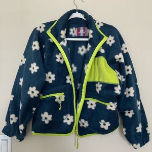 Thin fleece with flower design and neon detailing